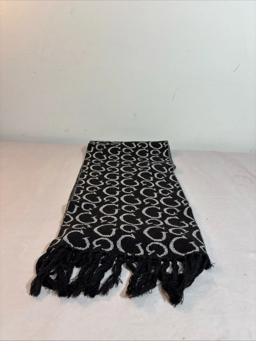 Guess Black and White Logo Pattern Fringe Scarf. 803